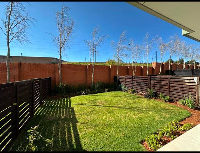 1 BEDROOM APARTMENT FOR SALE IN MODDERFONTEIN
